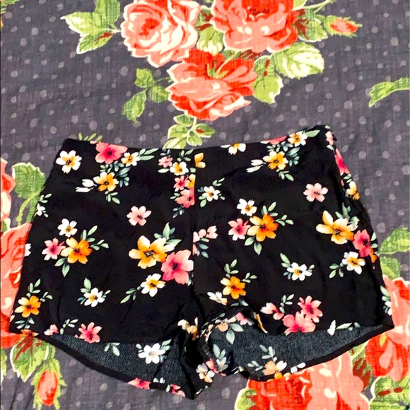 Floral rue 21 shorts - Picture 1 of 1
